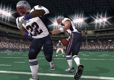 Screen ze hry NFL GameDay 2002