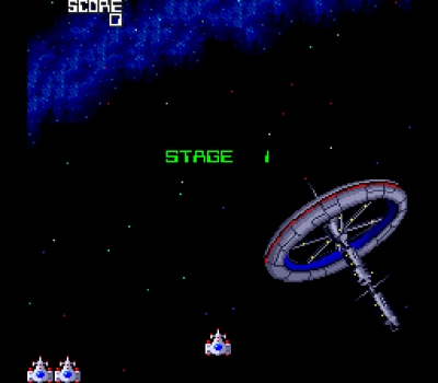 Screen ze hry Galaga 90